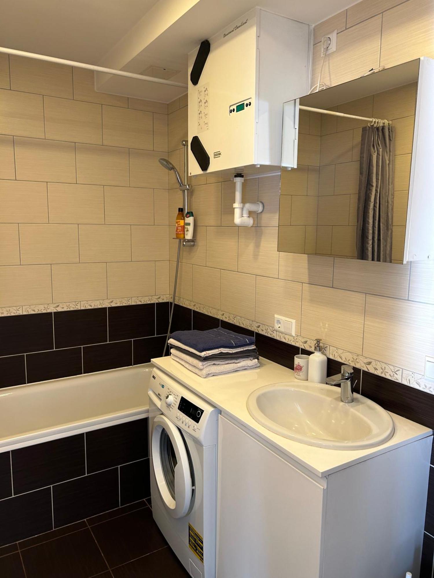 Your Home - Spacious Apartment In City Center, With Balcony & Self Check-In Wilna Exterior foto